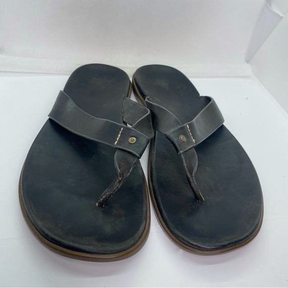 Olukai Kapuna Black Leather Flip Flops - Picture 3 of 5